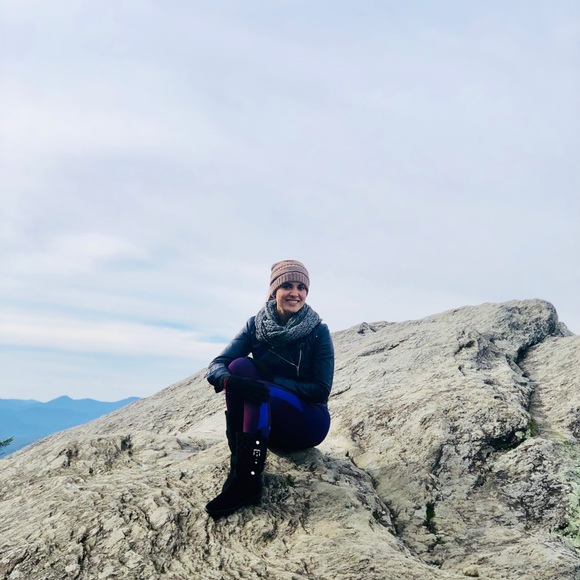 Meet your Posher, Yayra - Picture 1 of 1